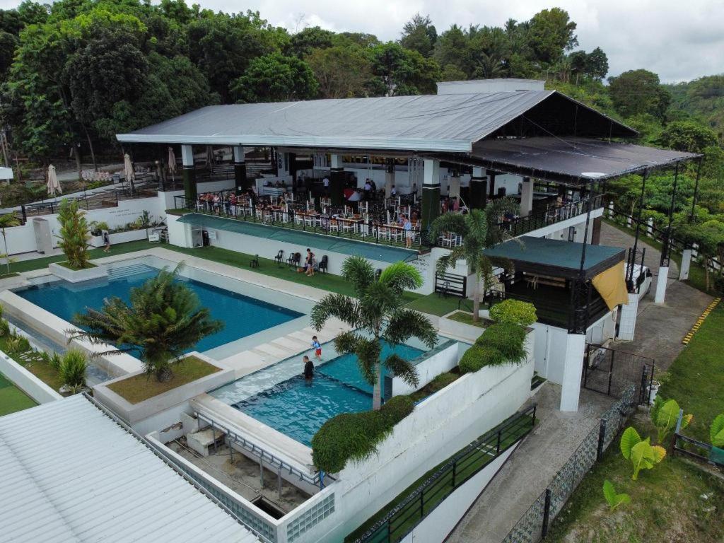 קגיאן דה אורו Ultra Winds Mountain Resort (Adults Only) מראה חיצוני תמונה
